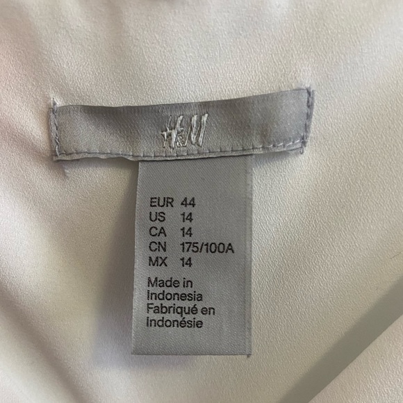 H&M blouse - Picture 2 of 2